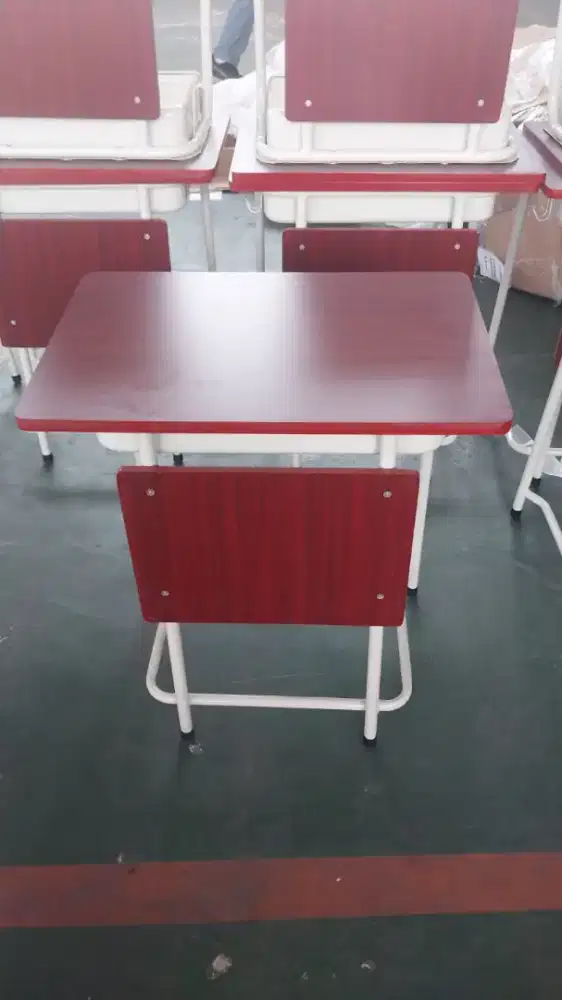 Set meja belajar sekolah