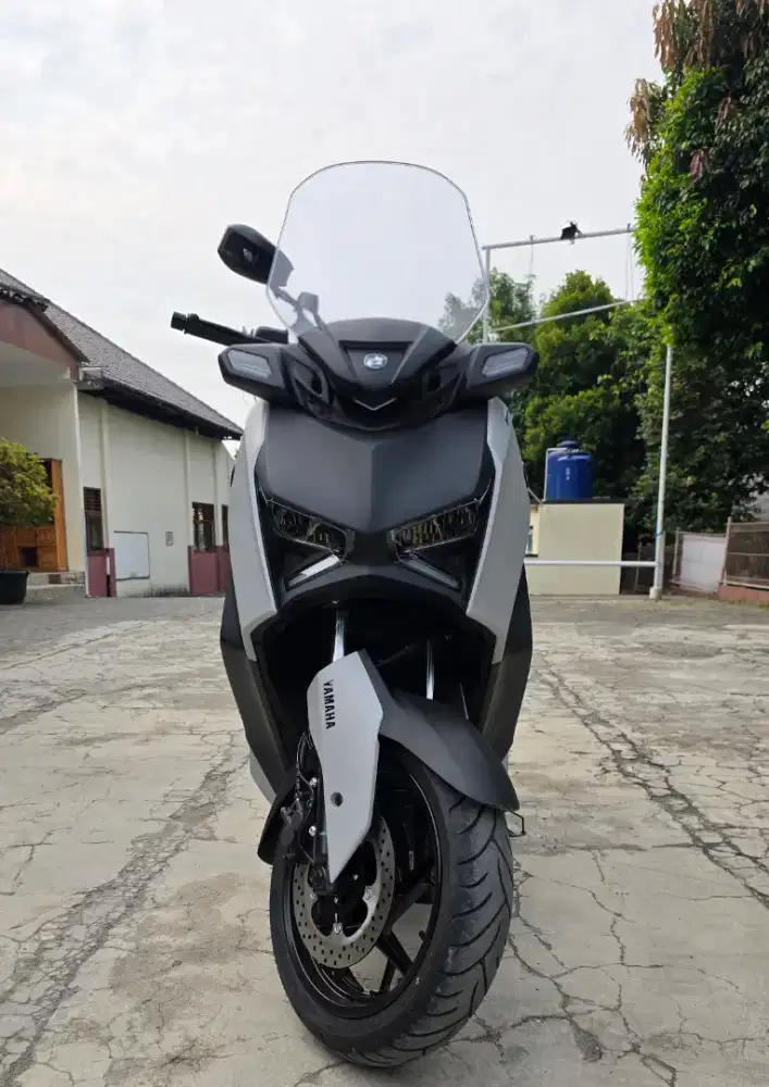 XMAX 2024 - mint condition