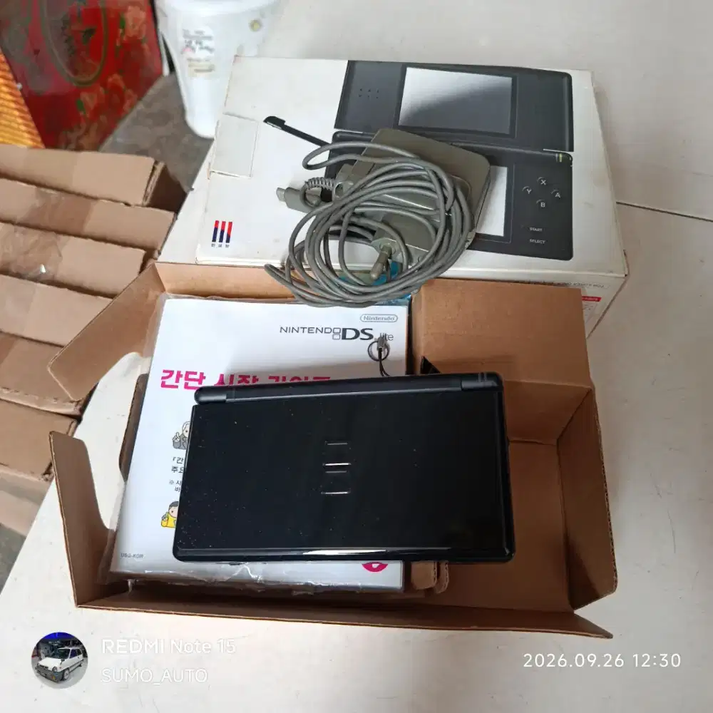 BEKAS/2ND 2 PCS NINTENDO DS LITE WARNA BIRU DAN HITAM