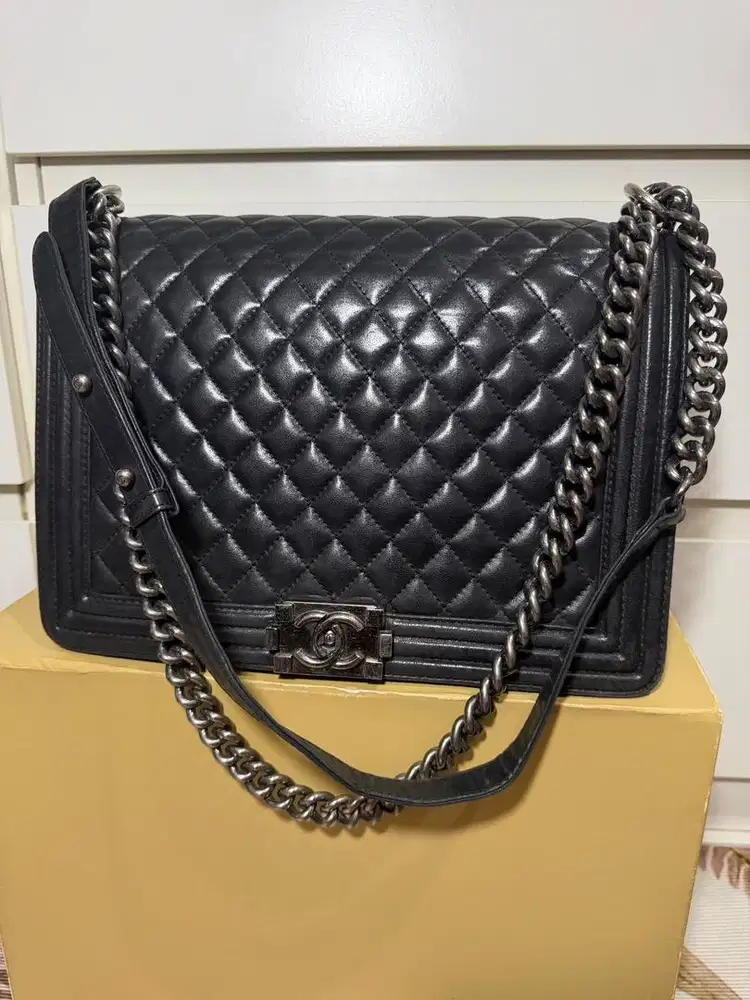 Chanel boy lambskin