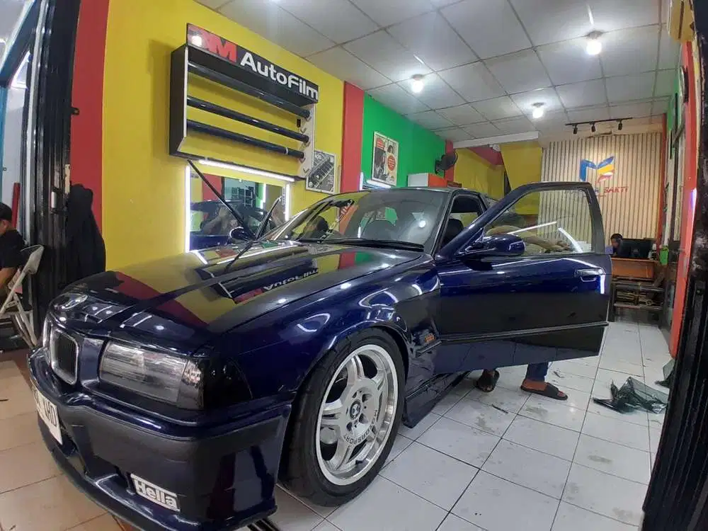 BMW 320i 1994 Bensin