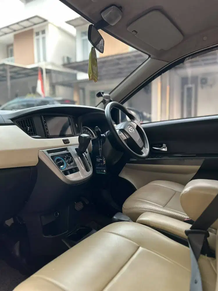 Sigra R Deluxe Th 2016