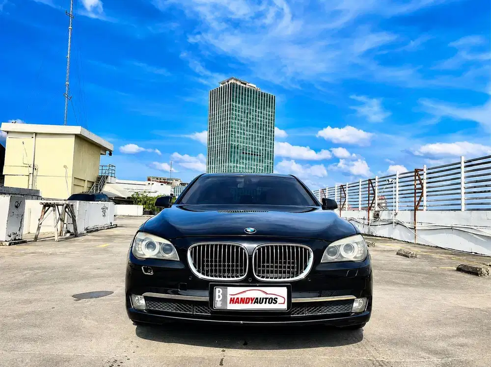 BMW 730li 2010 Automatic Hitam Metalik