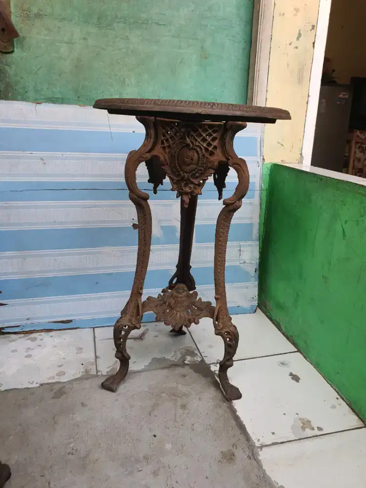 Kerangka meja Eropa