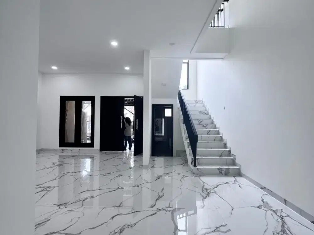 Dijual Rumah Bagus Bangunan Baru - Griya Loka Sektor 1.3 BSD Tangerang Selatan
