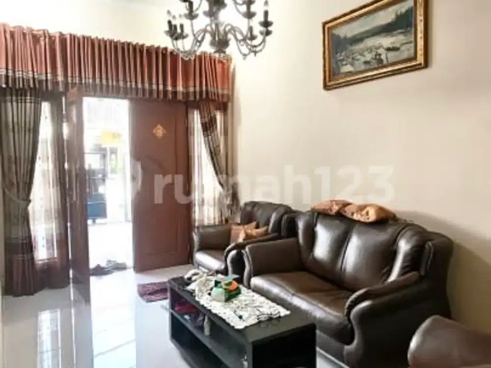 Rumah 2,5 Lantai bisa untuk Usaha di Kelapa Gading