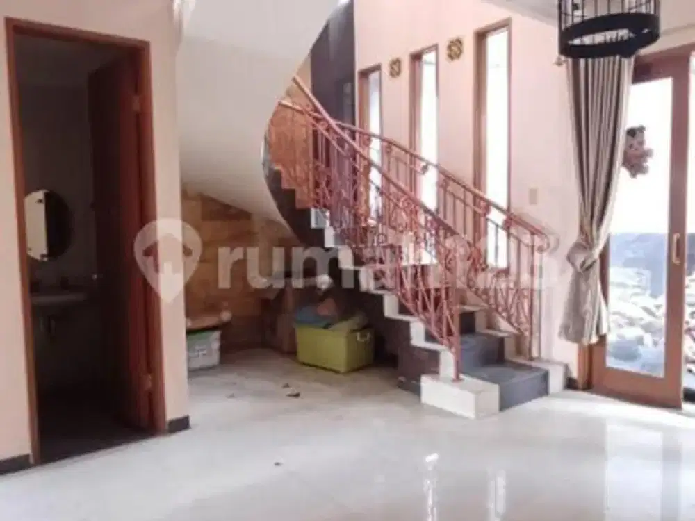 Rumah Bagus 2 Lantai di Gading Griya 147M