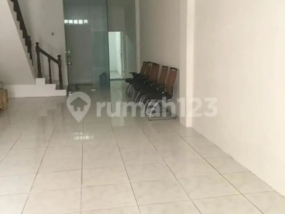 Disewa Ruko 4 Lantai di Cempaka Putih