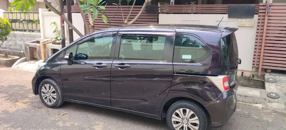 Honda Freed 2015 Bensin