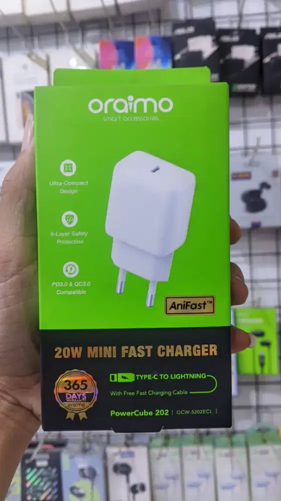TRAVEL CHARGER IPHONE ORAIMO
