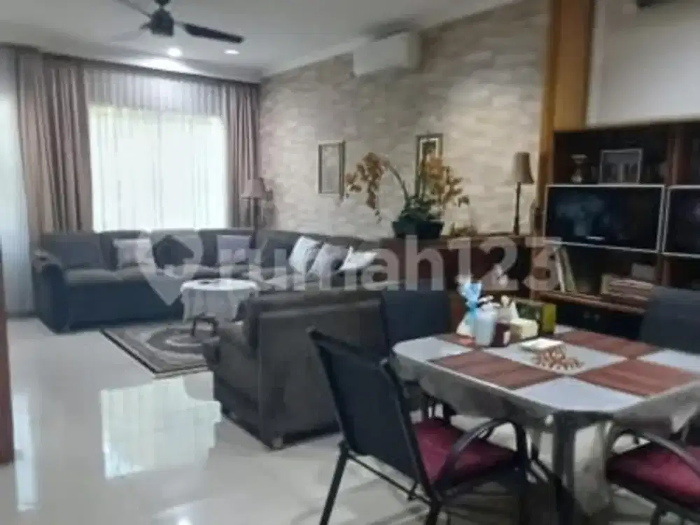 Murah!! Rumah 2.5 Lantai di Gading Griya