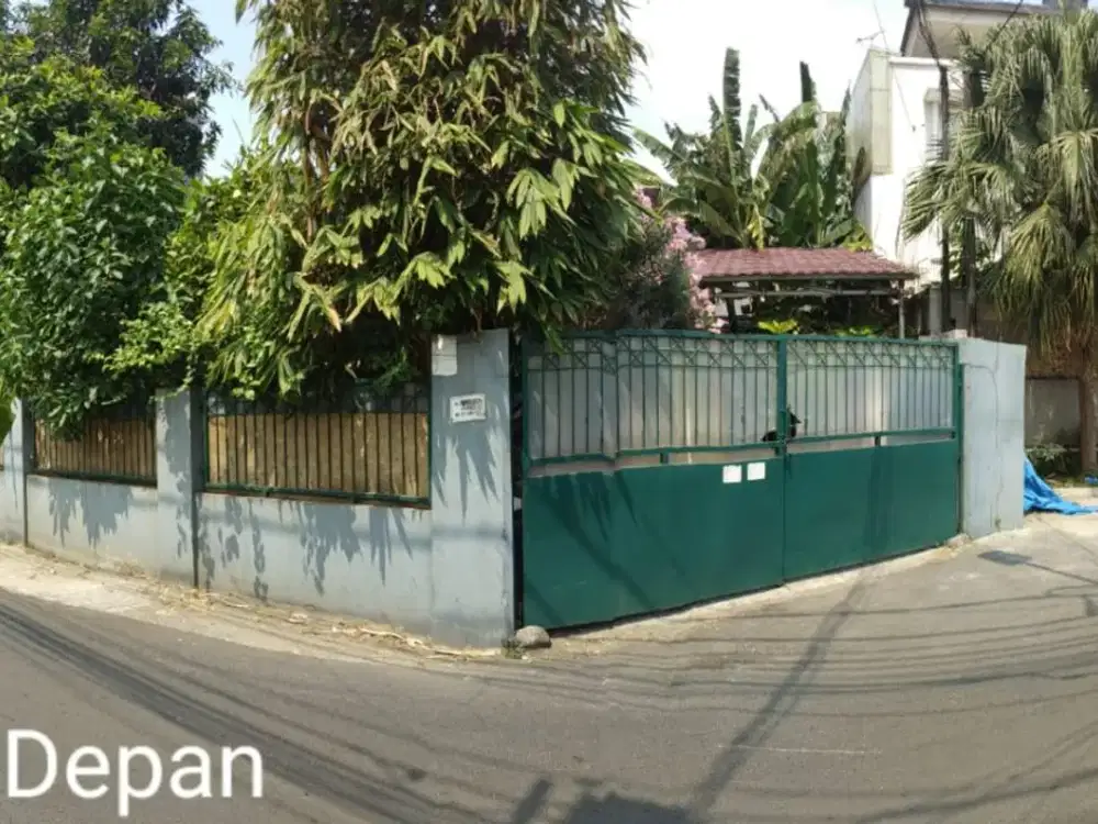Dijual Rumah Semi Furnished Lokasi Strategis di Cilandak Jakarta Selatan