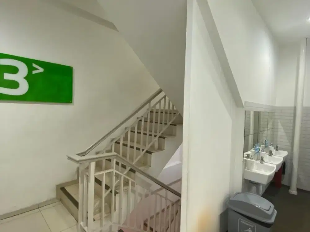 DIJUAL RUKO HOOK 3 LANTAI – TAMAN KEBON JERUK INTERCON