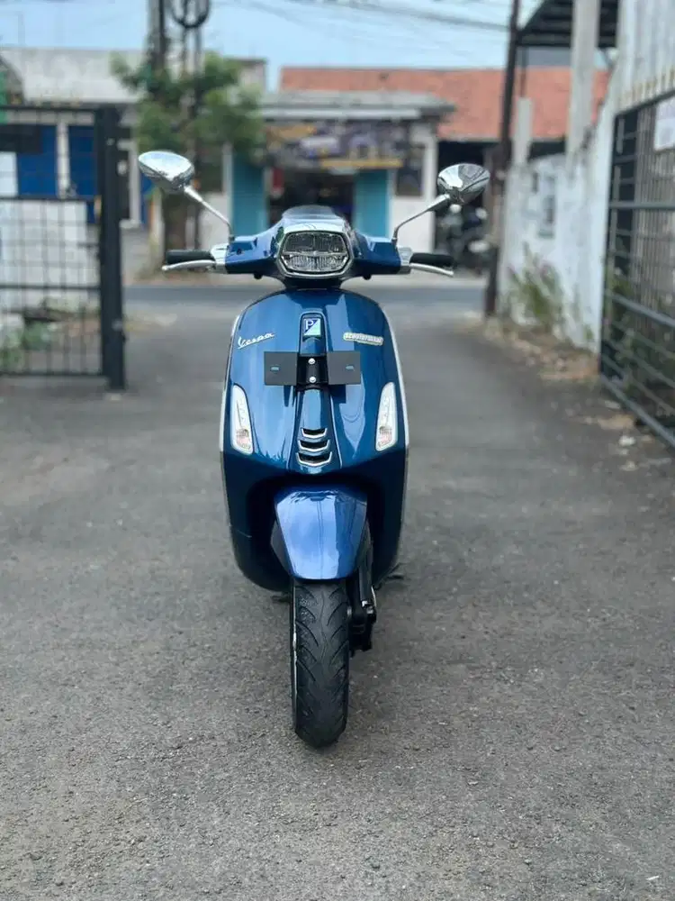 VESPA SPRINT 150 IGET ABS 2023 BIRU - TERMURAH