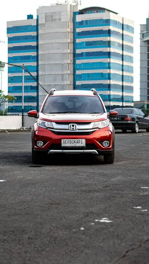 Honda BR-V 1.5 E prestige CVT 2017 Garansi 1 thn