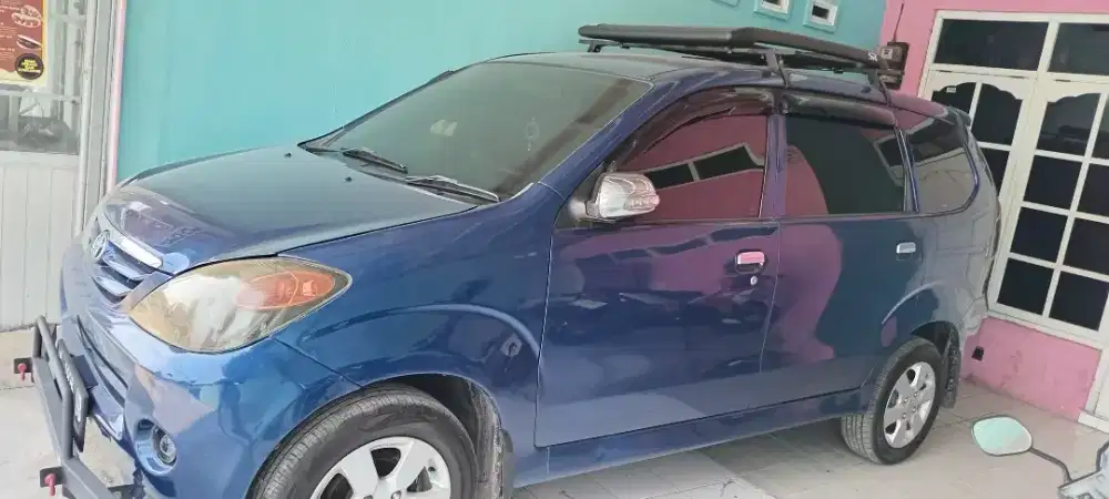 Avanza old biru