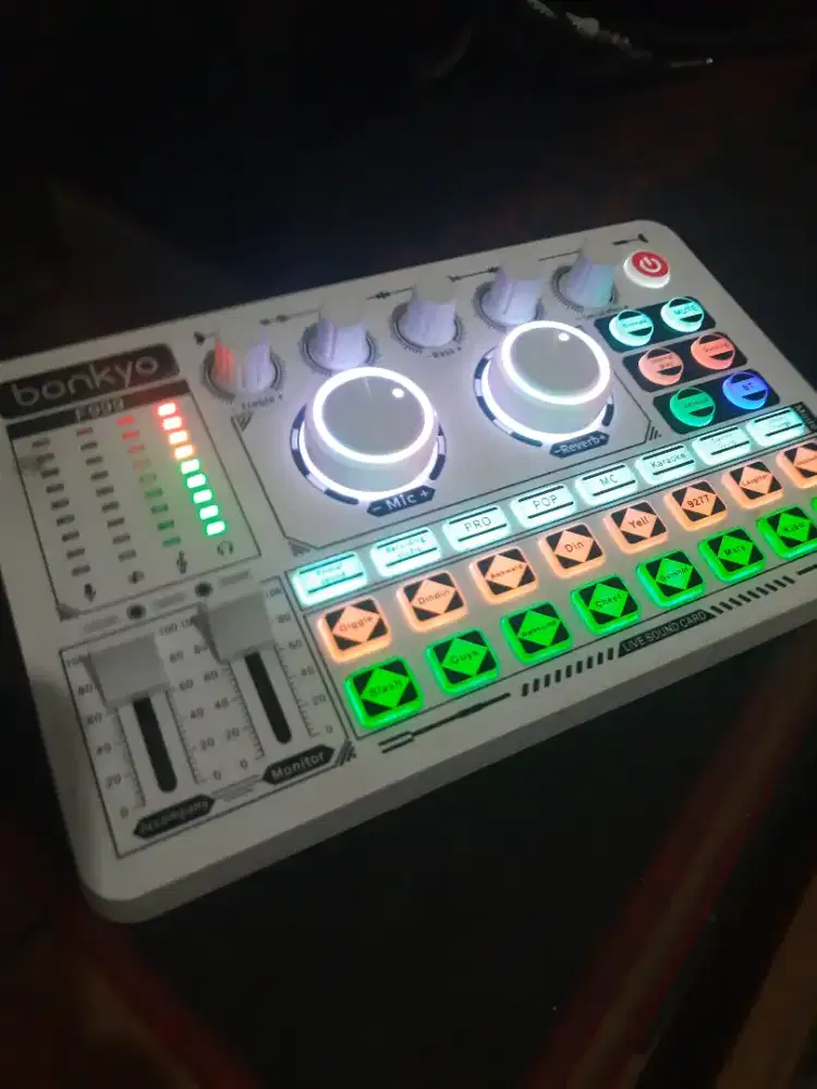 Soundcard F999 Bonkyo White