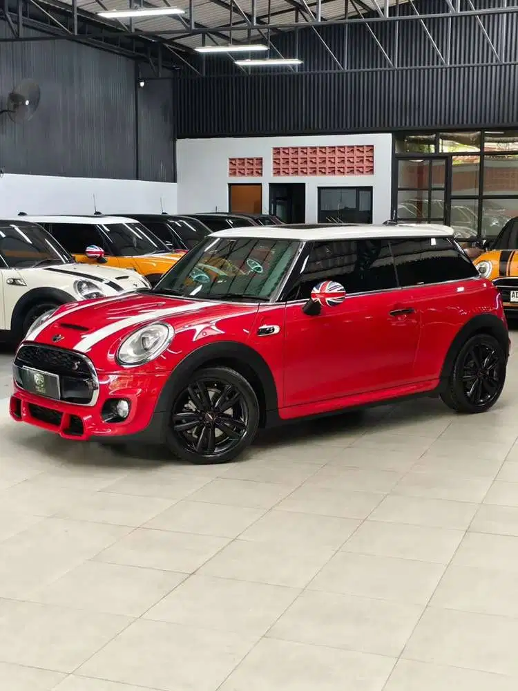 MINI Cooper 3 Door S JCW Package | Th 2015 | 2.000cc Turbo | Chili Red