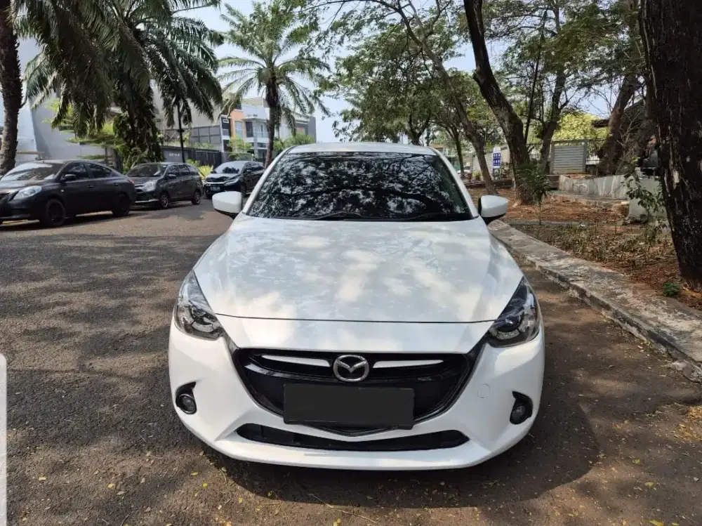 Mazda 2 R Skyactive 2015 Putih Automatic