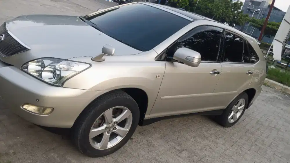 Jual mobil Toyota Harrier 2005 murah dan original