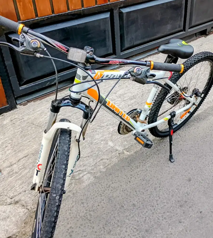 Sepeda united Dallas xc77