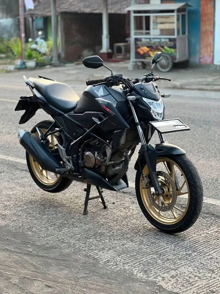 Honda CB 150R 2017 Mulus Pajak Hidup Panjang 2027