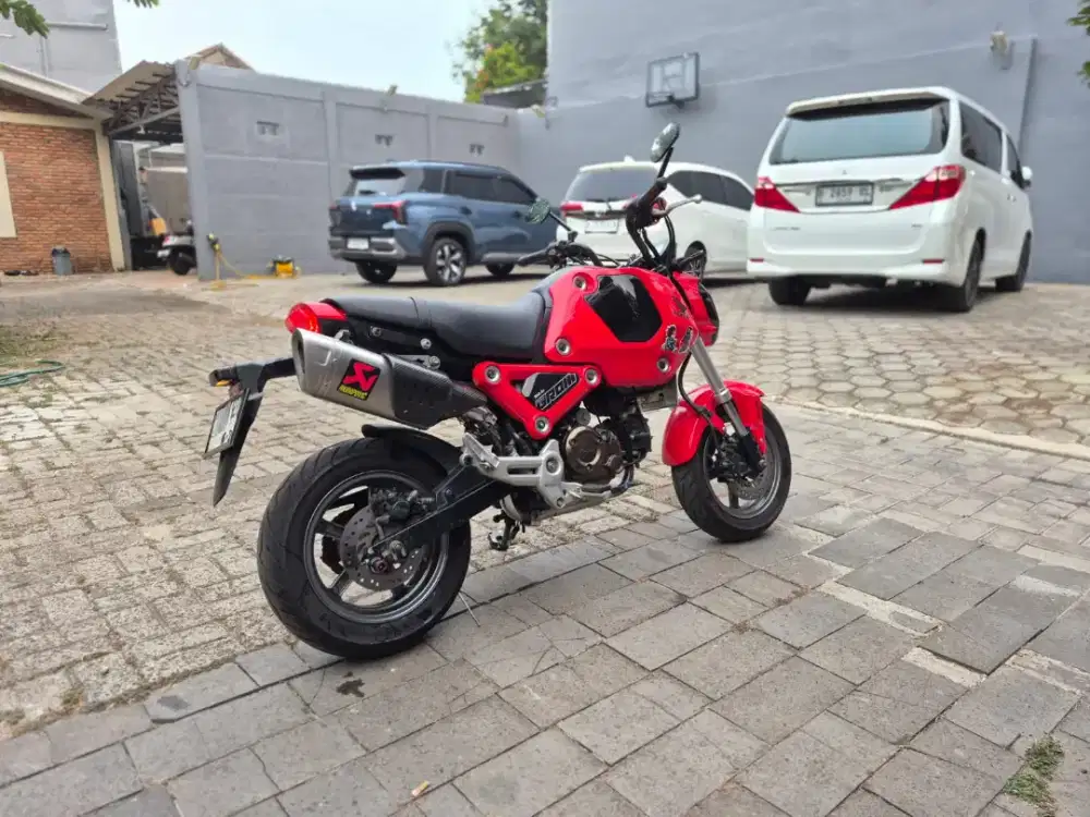 Honda msx grom 125 thn 2021 stnk bpkb faktur n Dax monkey 125 cc
