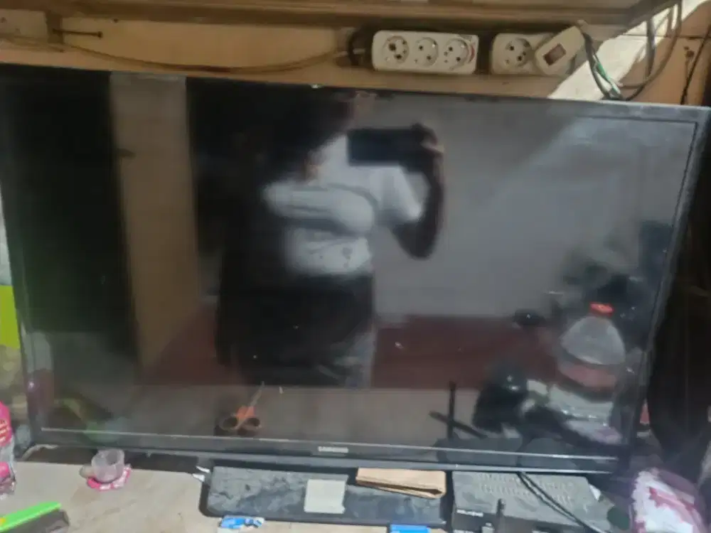TELEVISI SAMSUNG