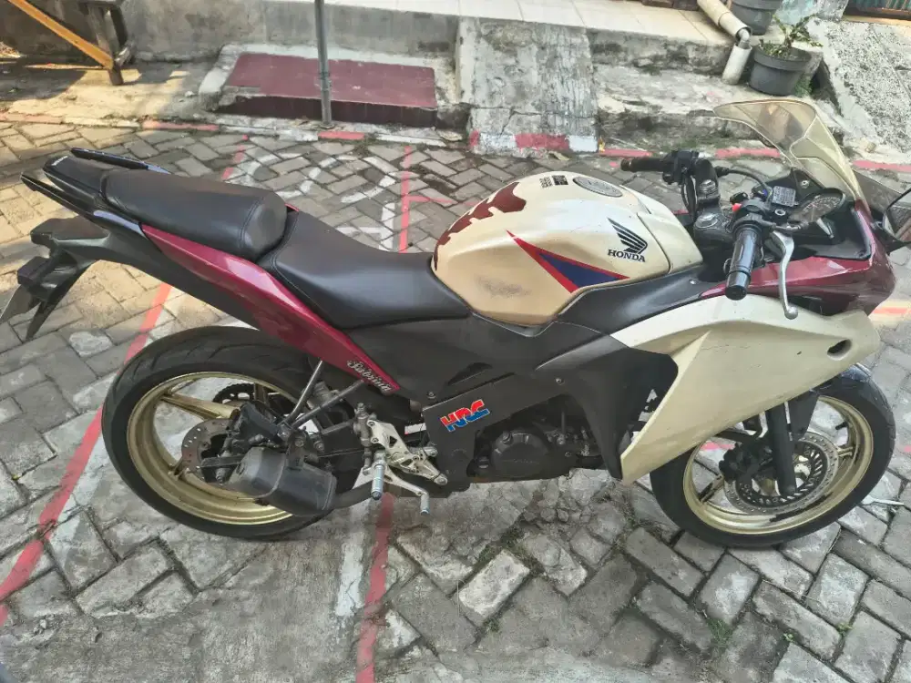 Jual motor CBR 150 Tahun 2013