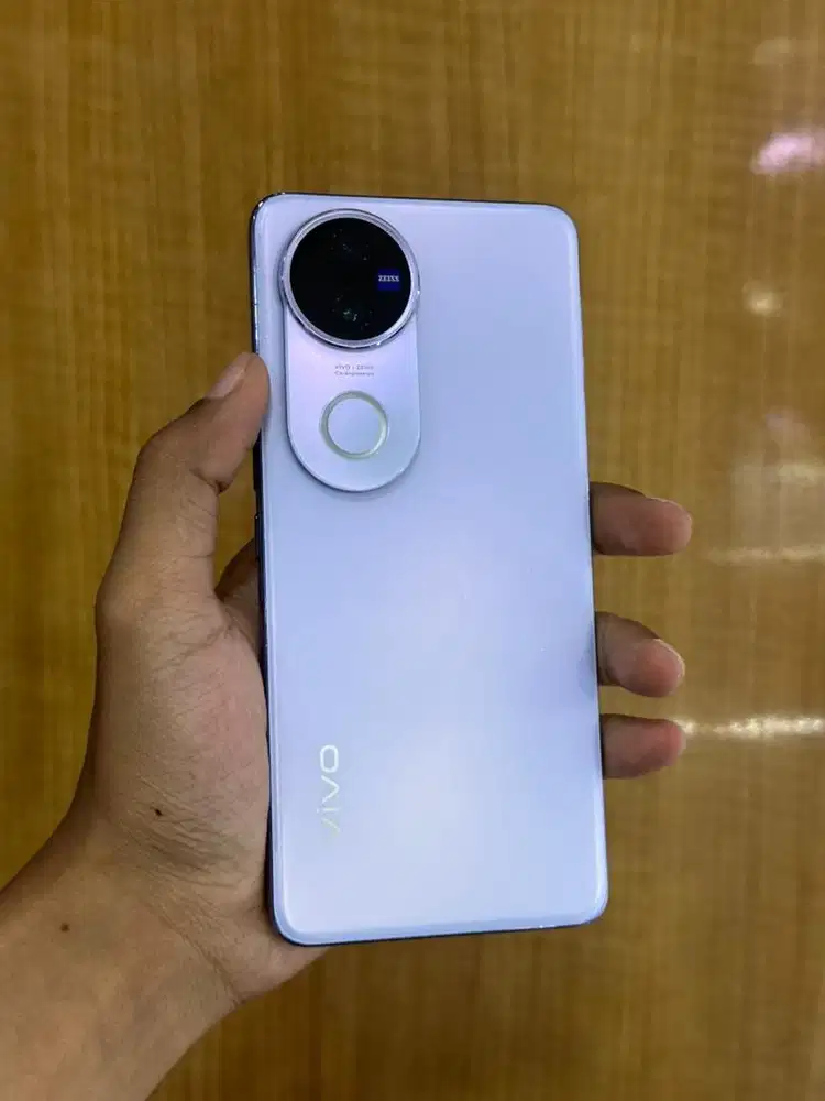 vivo v50 5G 12/256 fullset ori
