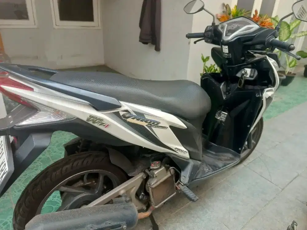 Dijual Honda Vario Kzr 125 Kondisi mulus siap pakai