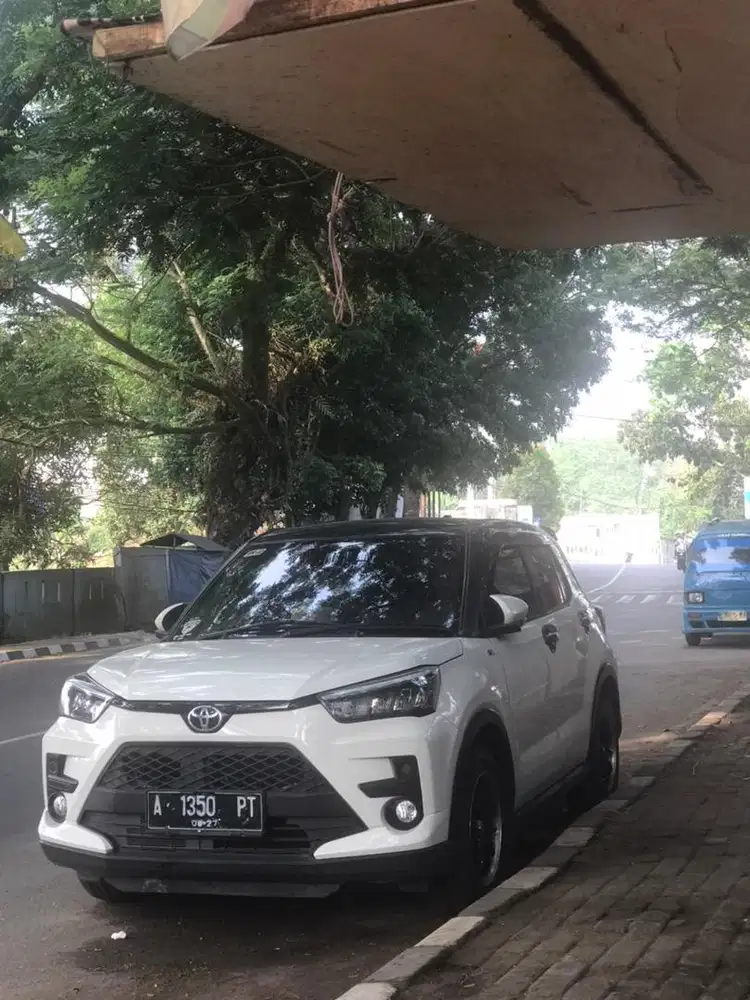 dijual murah mobil raize,siap pakai.