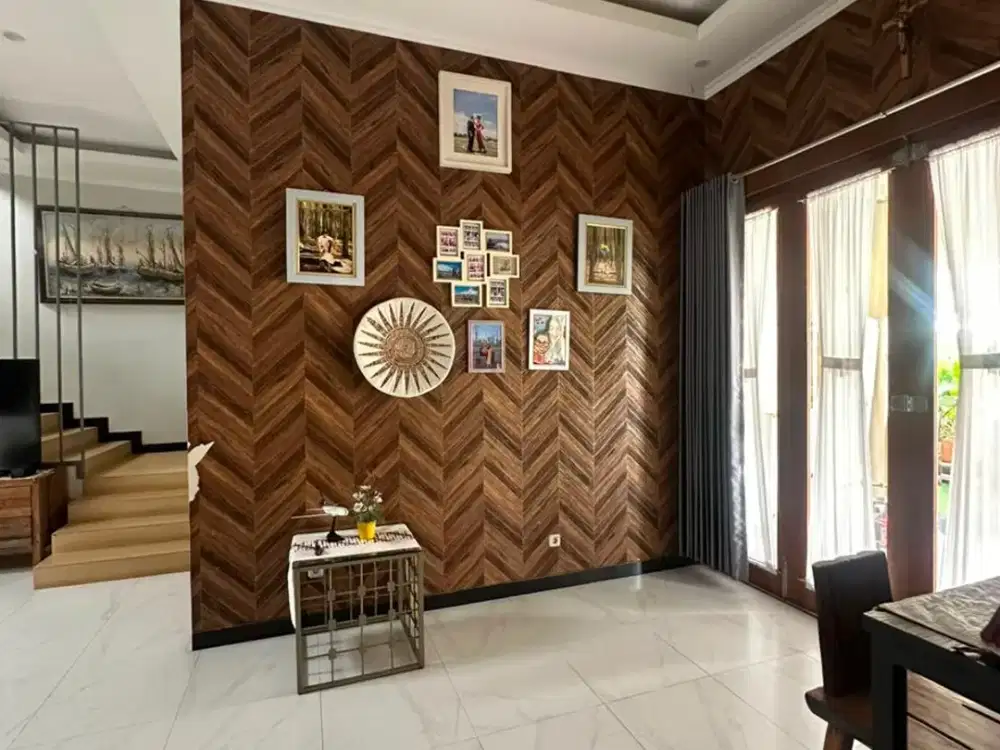 Rumah 2 Lantai 4+1 Kamar Barat Siap Huni di Vienna