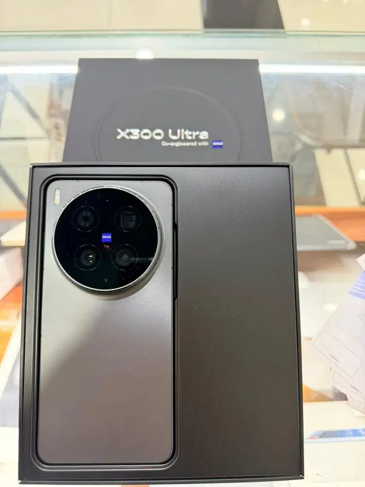 Vivo X300 Ultra Ram 12/512GB