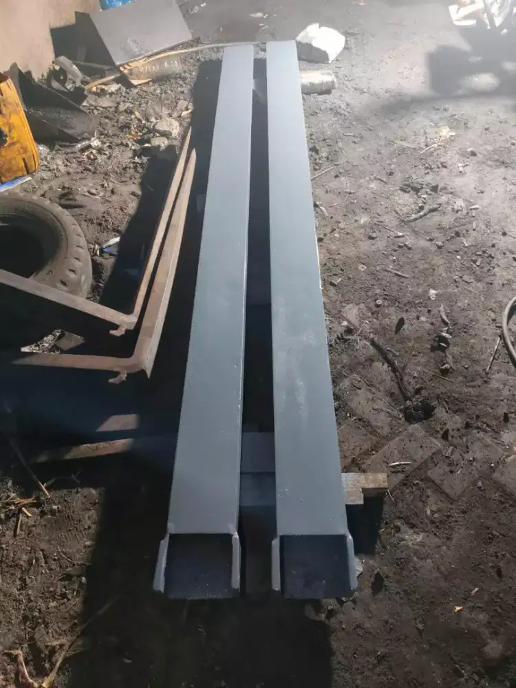 Sepatu forklift 3 ton