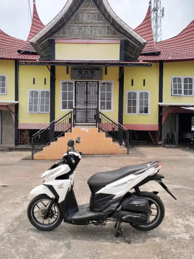 VARIO LED OLD 150 CC PUTIH