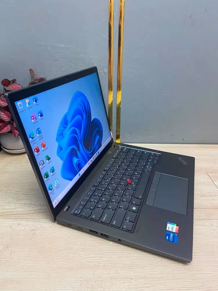 Thinkpad lenovo T14s i7 G11 16gb SSD 512 sekolah kerja coding th 2023