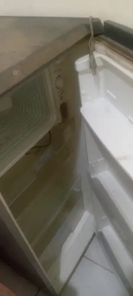 Kulkas 1 pintu merk sanyo