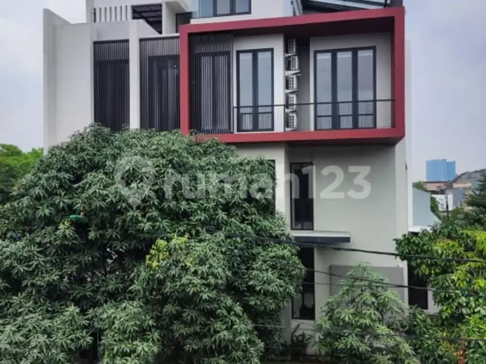 Turun Harga! Dijual Cepat Rumah Hoek Minimalis Siap Huni 4 Lantai Kayu Putih Lift