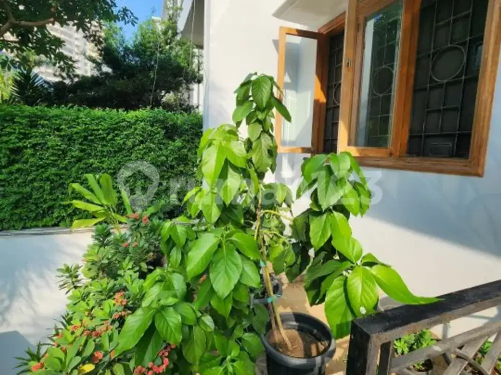 Dijual Rumah Mewah Artha Gading Villa Hadap Timur