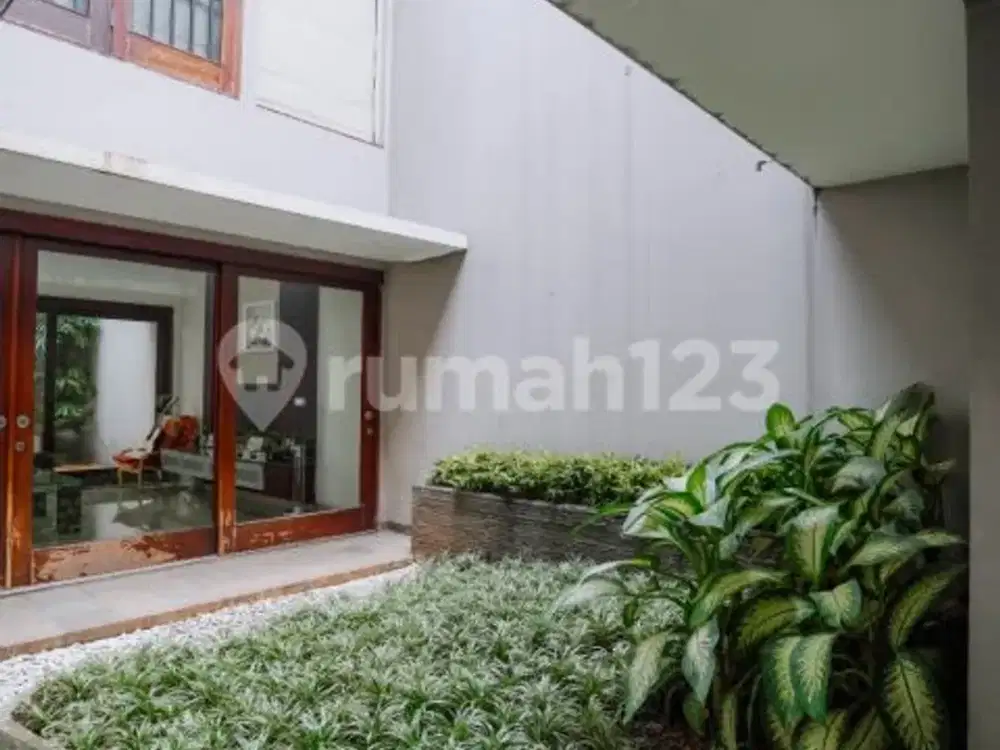 Dijual Rumah Bagus Asri di Villa Permata Gading LT 220M2