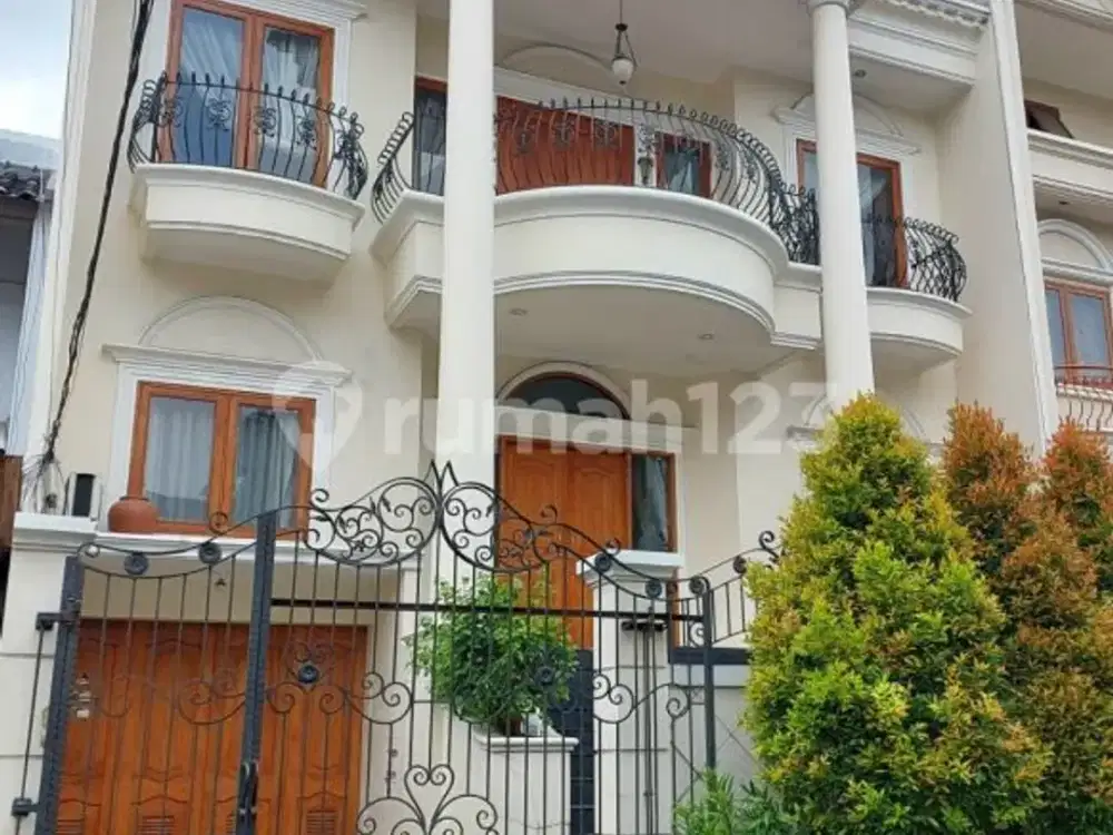 Turun Harga!! Dijual Rumah Mewah Siap Huni di Kompleks Summarecon Kelapa Gading Row 3 Mobil