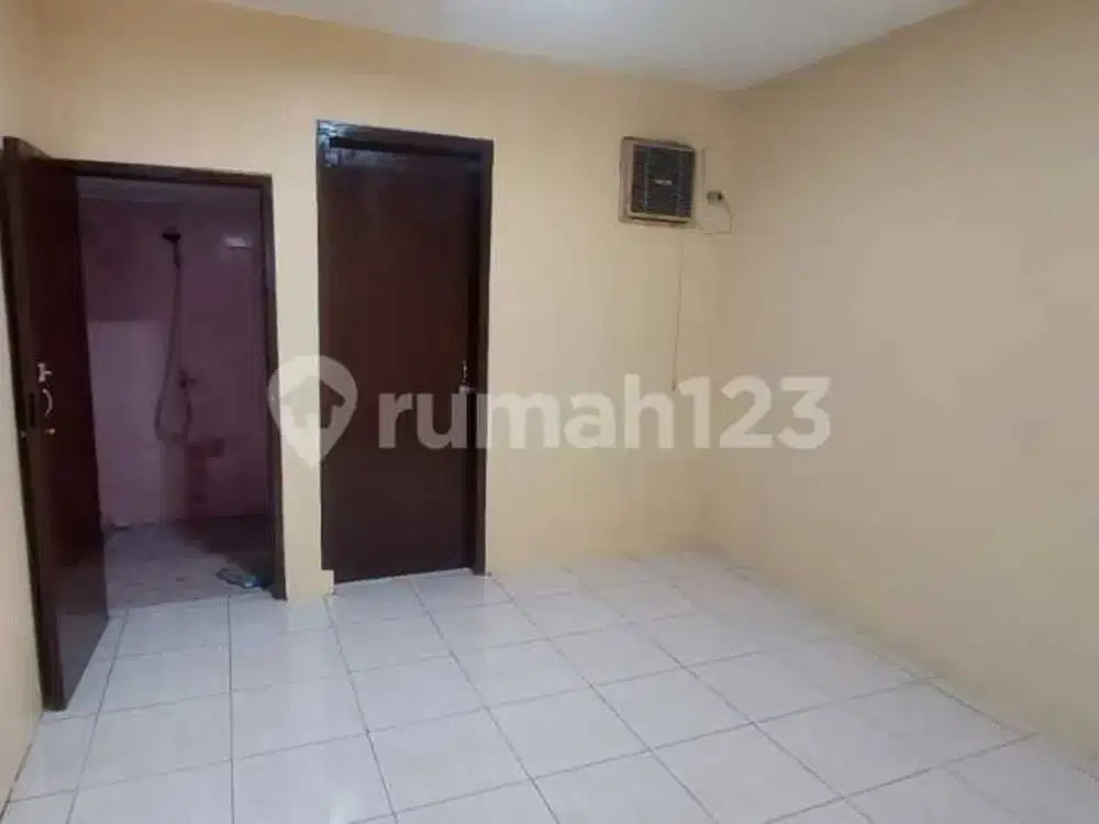Jual Cepat Rumah 2 Lantai Rapi Siap Huni di Ketapang Utara