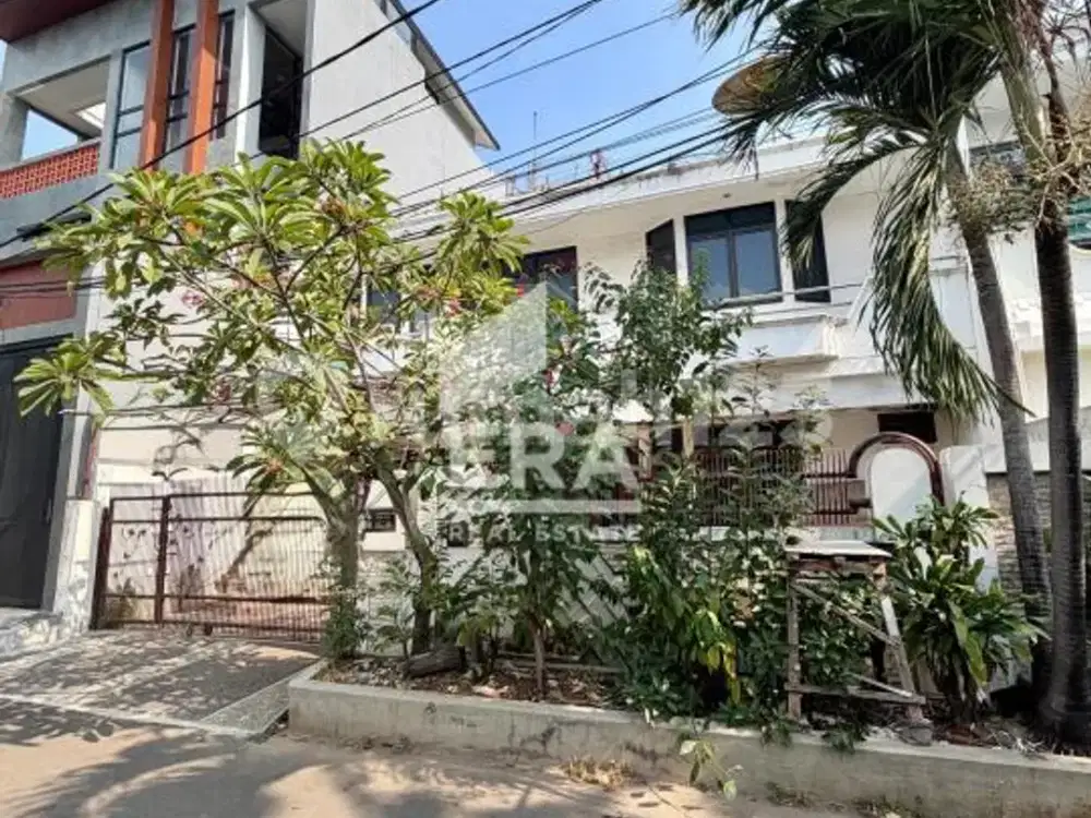 Hitung Tanah! Dijual Cepat Rumah Janur Elok Kelapa Gading 11X17 2 Lantai Hadap Utara