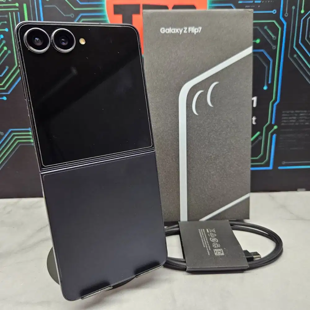 Samsung Z Flip 7 12/512GB Black SEIN Resmi Like New No Minus