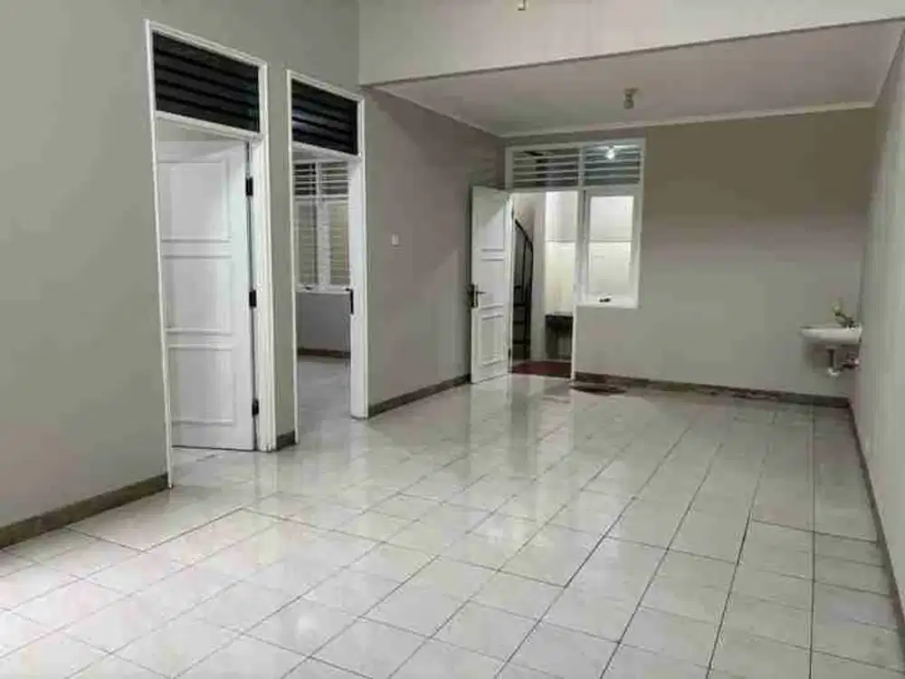 DISEWAKAN RUMAH METLAND PURI