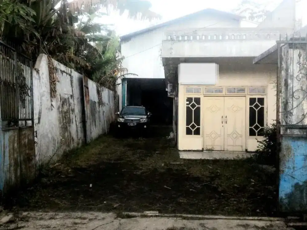 Dijual Ruang Usaha Area Cukup Luas Di Pakisaji Malang