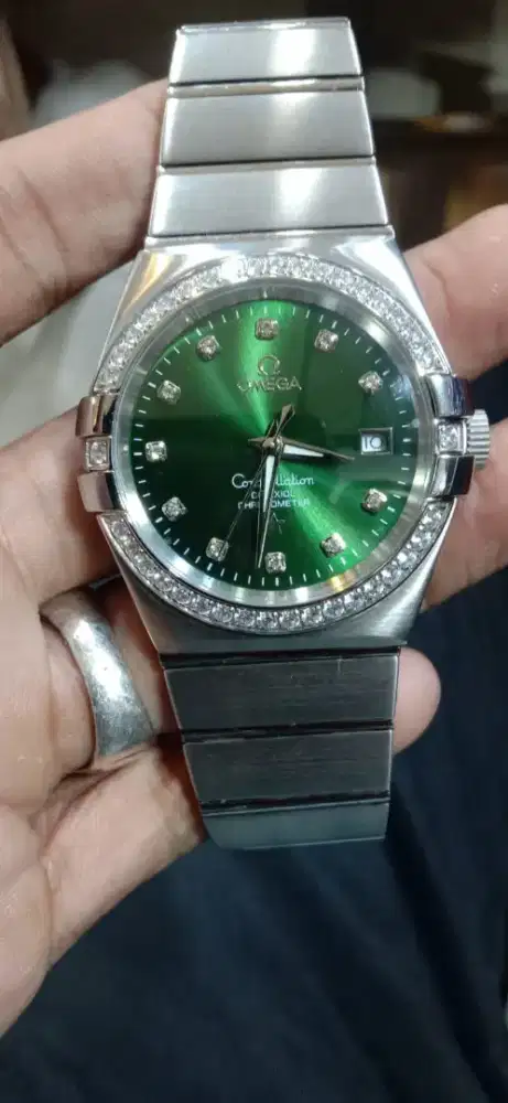 Jam tangan pria Omega Automatic .