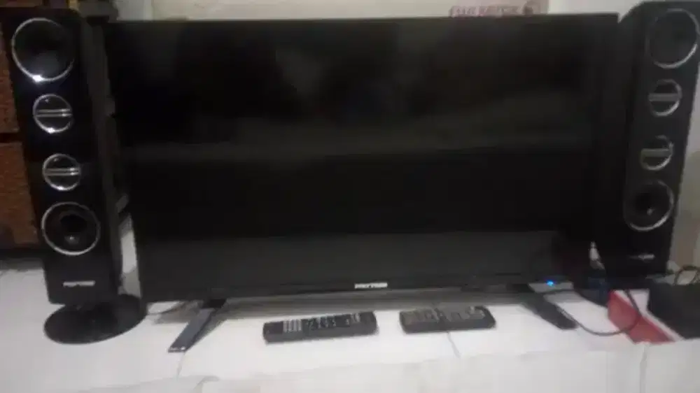 Nego LED TV 32 Polytron Tower Speakers Remote Antena Digital