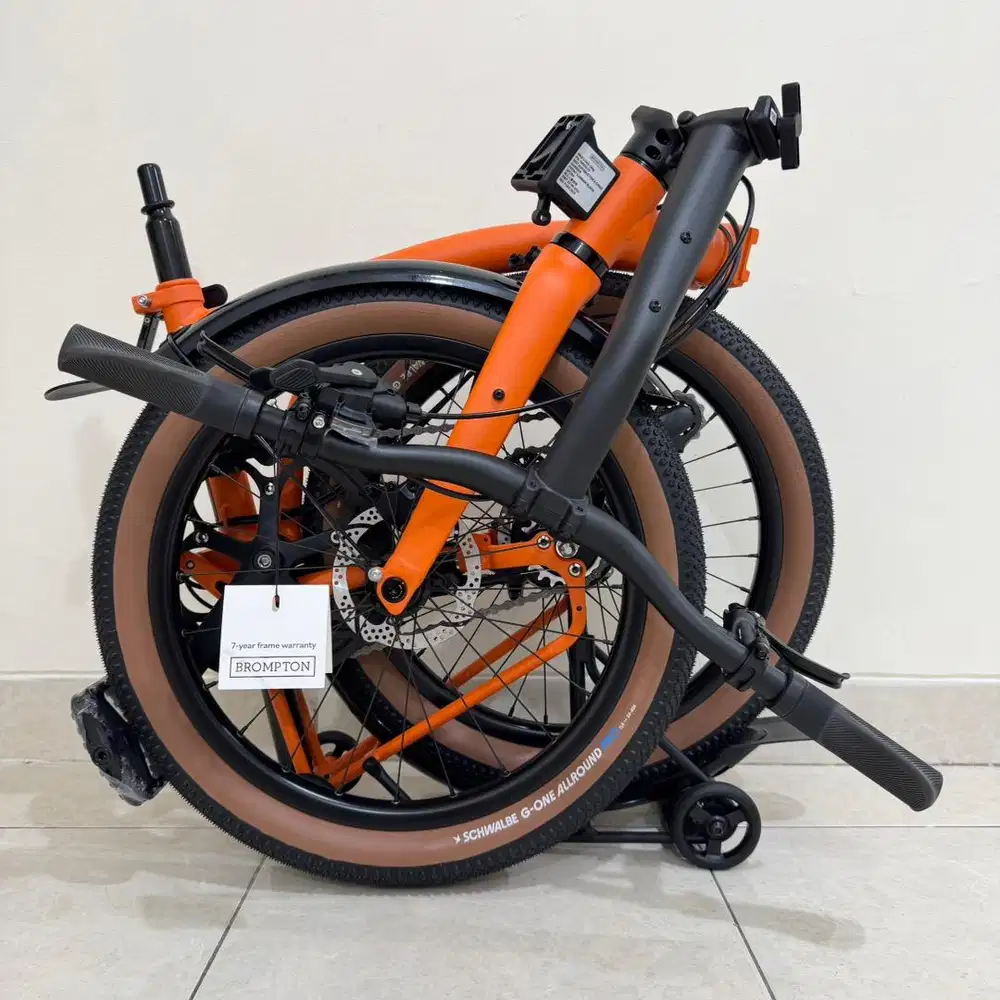 BROMPTON G LINE ADVENTURE ORANGE SIZE MEDIUM - BRAND NEW 2026